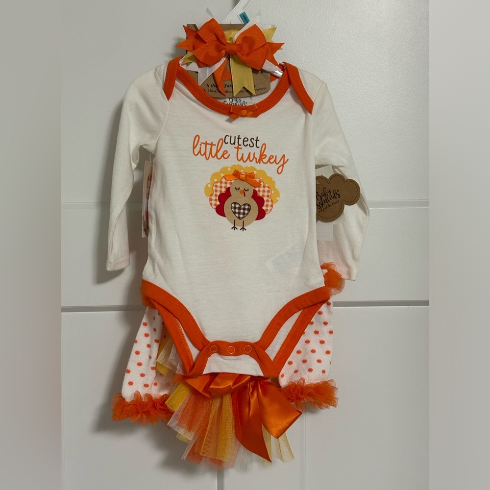 New! 4 pcs baby outfit. Brand: baby essentials. Size 3-6 month